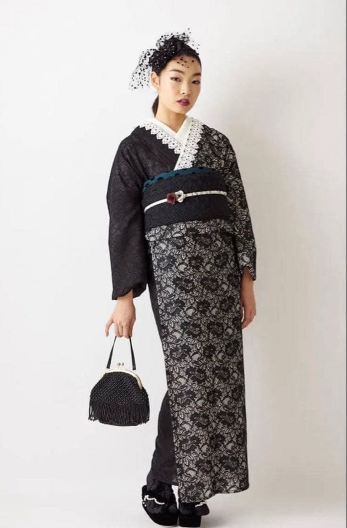 ふりふ　パール刺繍ハンドバッグ