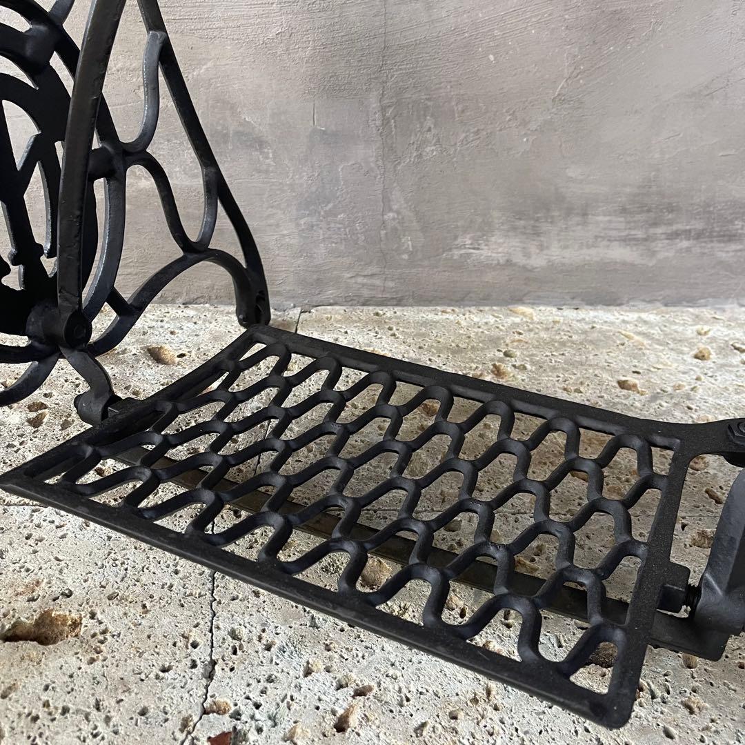 アンティークミシン脚テーブル　【MITSUI】 足踏みミシン　網目　レトロ雑貨