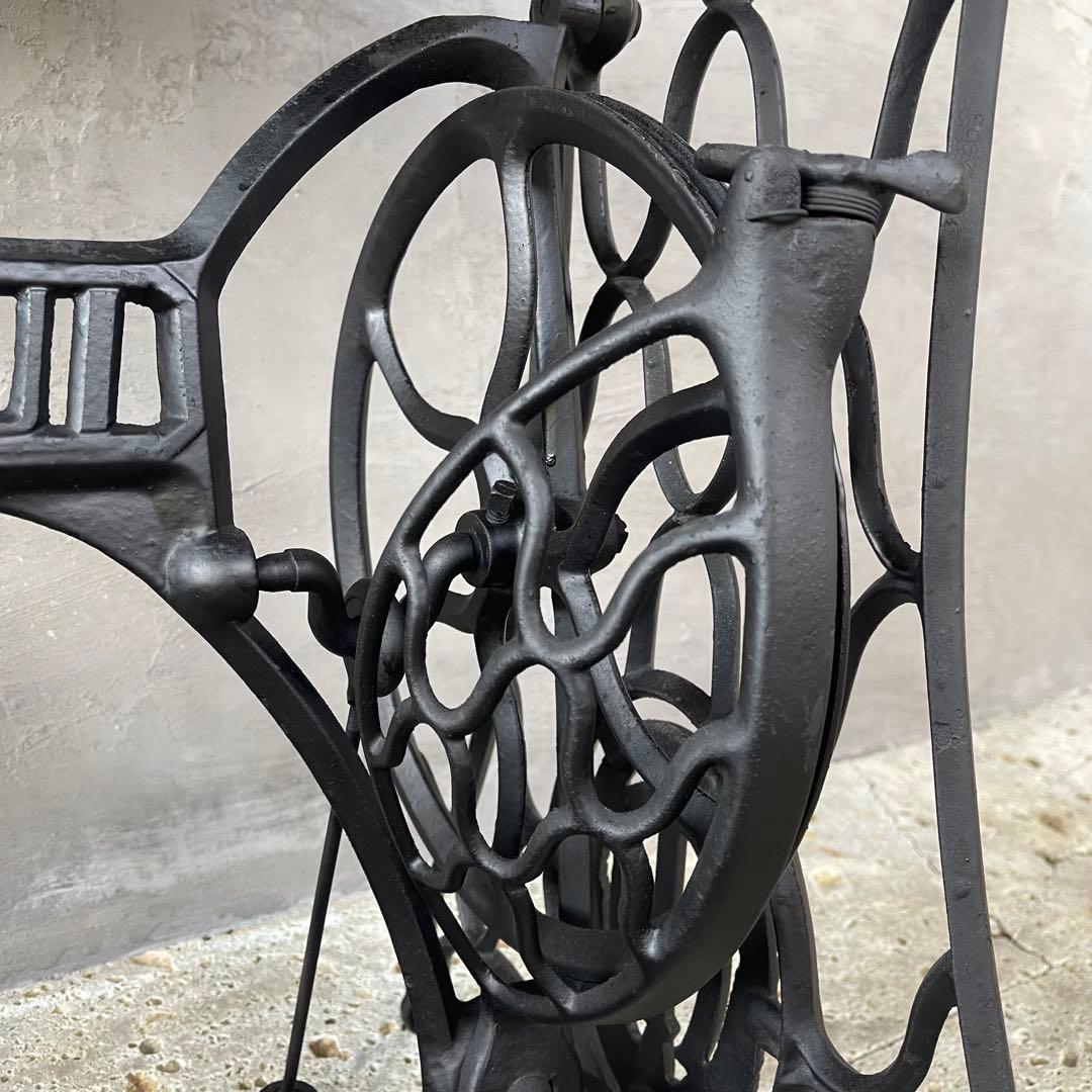 アンティークミシン脚テーブル　【MITSUI】 足踏みミシン　網目　レトロ雑貨