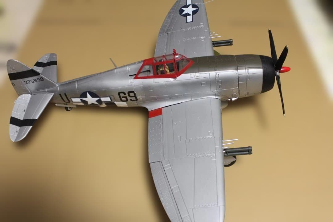 21st Century toys 1/18半完成品 P-47 サンダーボルト