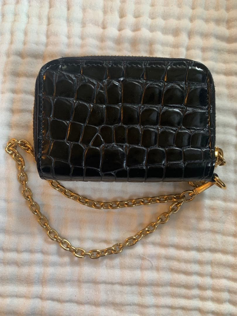 美品 miumiu チェーンウォレット ラウンドファスナー クロコ型押しブラック