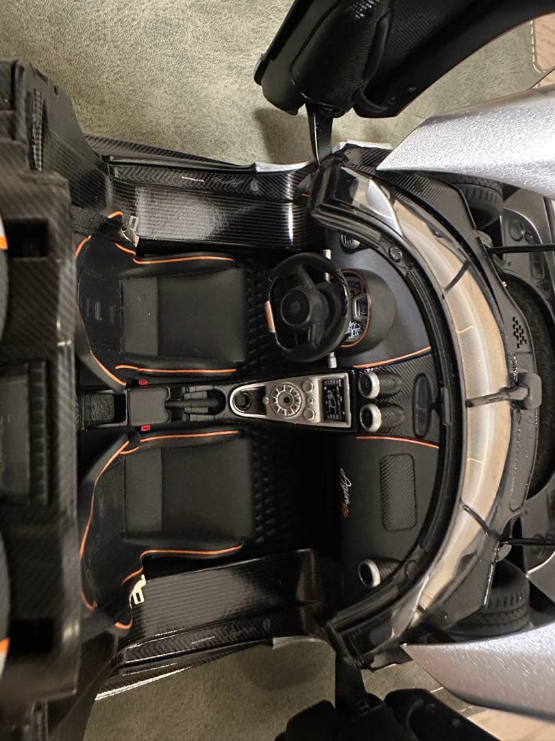 オートアート 1/18 ケーニグセグ アゲーラ ミニカー ケース付