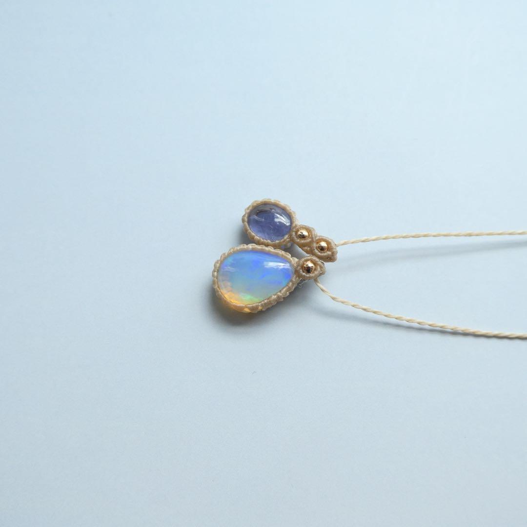 でんちゃん　オパールとタンザナイトのマクラメネックレス