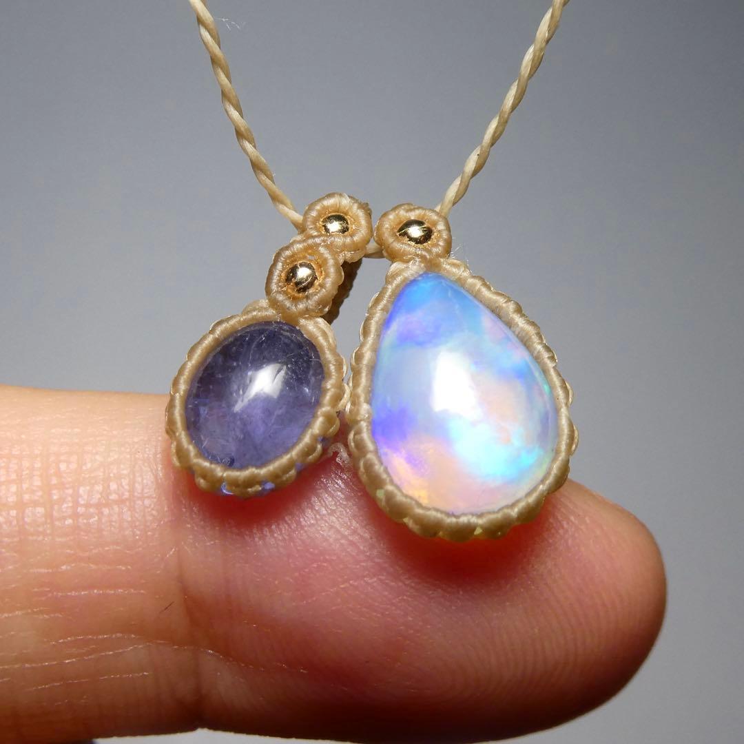 でんちゃん　オパールとタンザナイトのマクラメネックレス