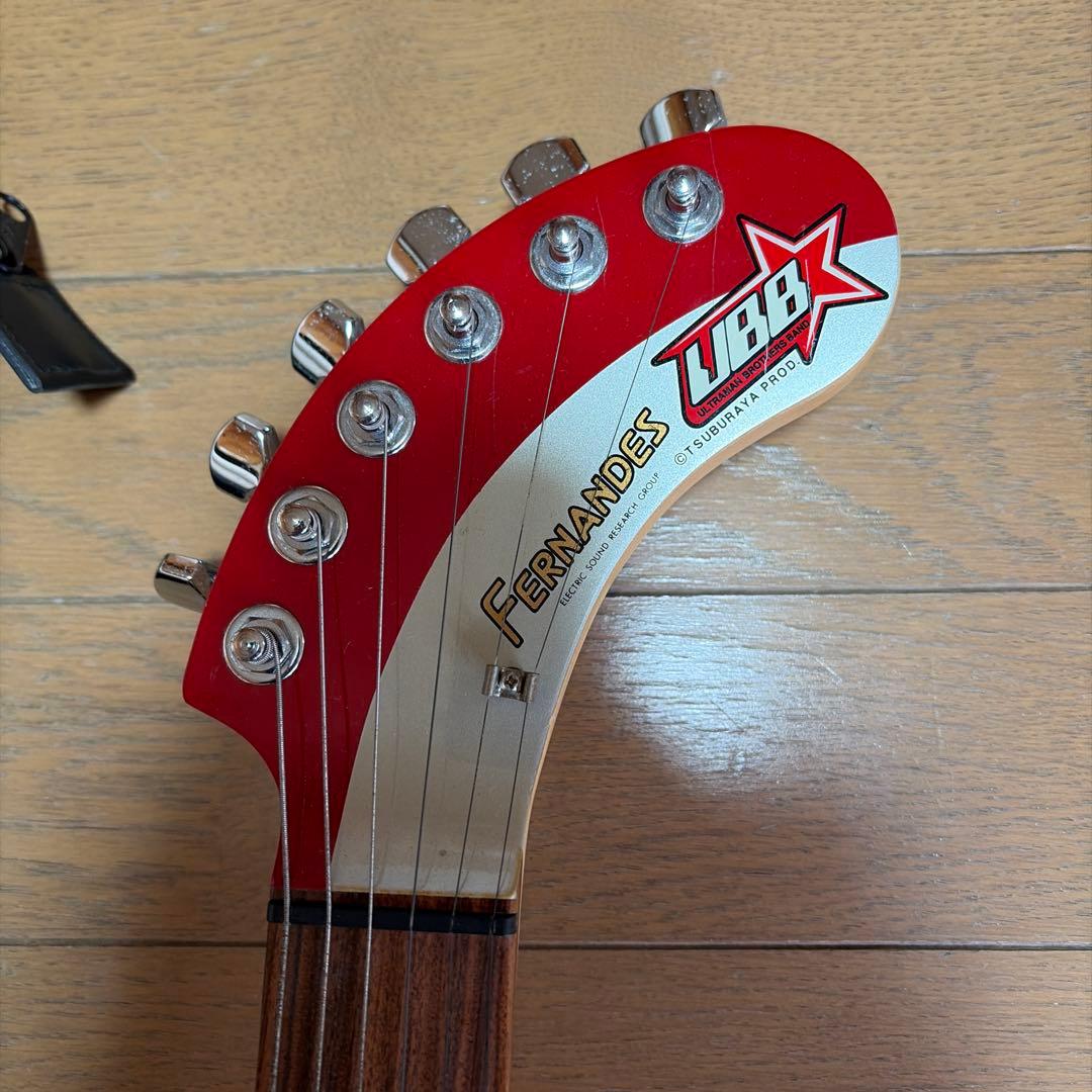 ウルトラマンFERNANDES UBB 赤白ストライプ エレキギター　ZO-3