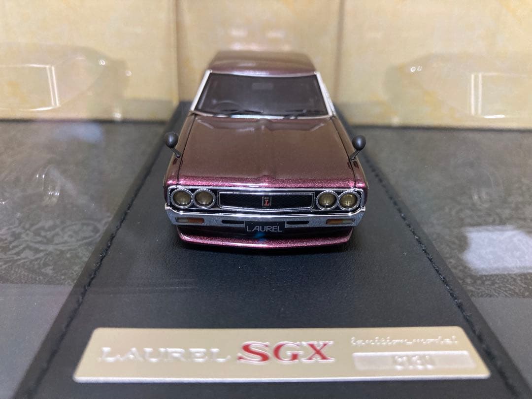 イグニッションモデル 1/43 日産 ローレル 2000SGX C130 紫