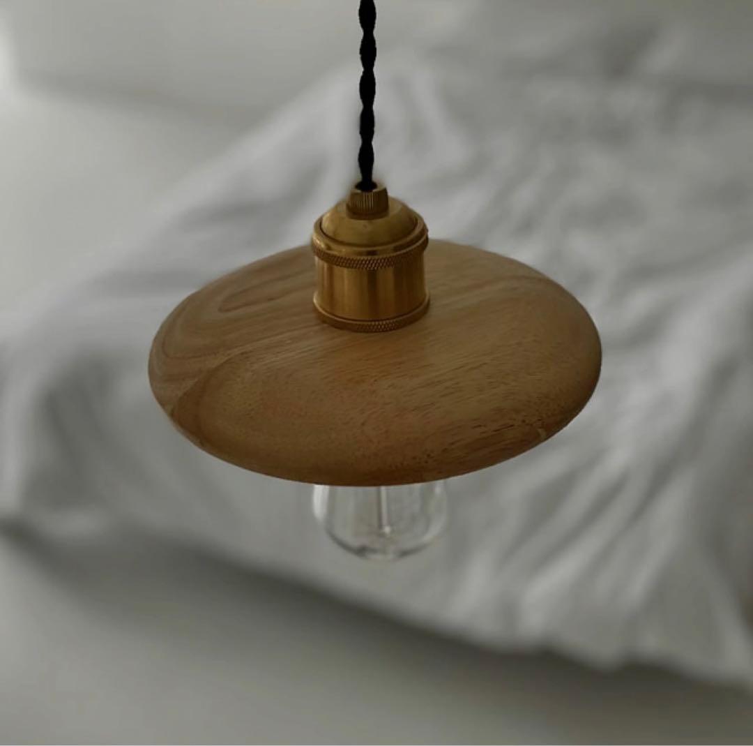 真鍮ソケットとウッドシェード