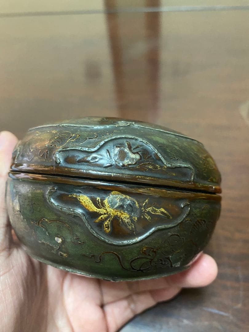 中国　蒔絵　漆　螺鈿　香合