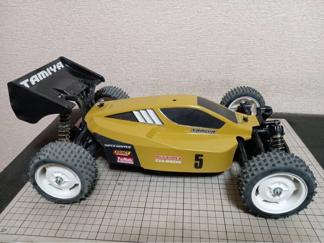 タミヤTT-02Bネオスコーチャーボディ付き