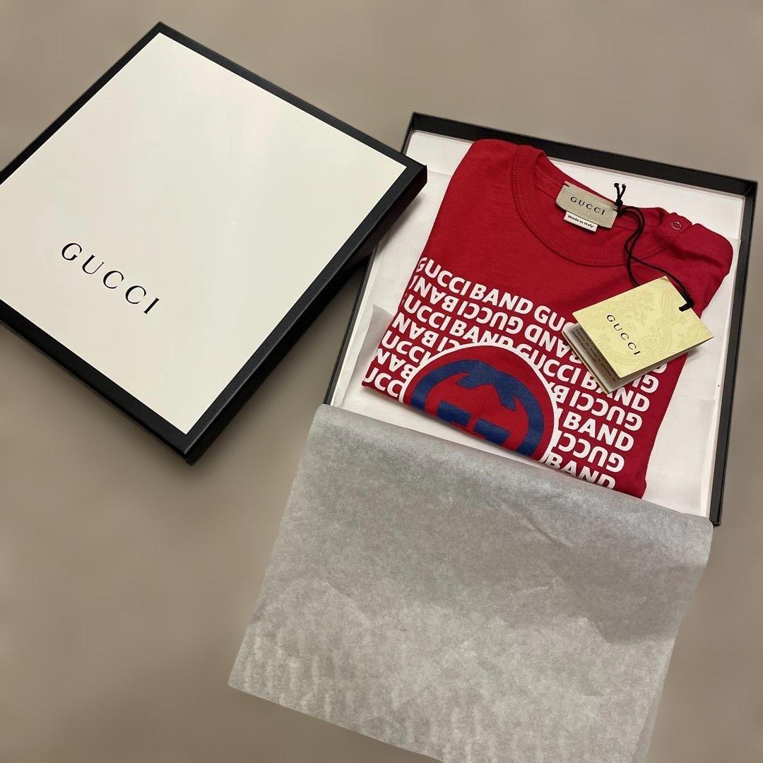 【新品】GUCCI BANDロゴ入りレッドTシャツ 18/24