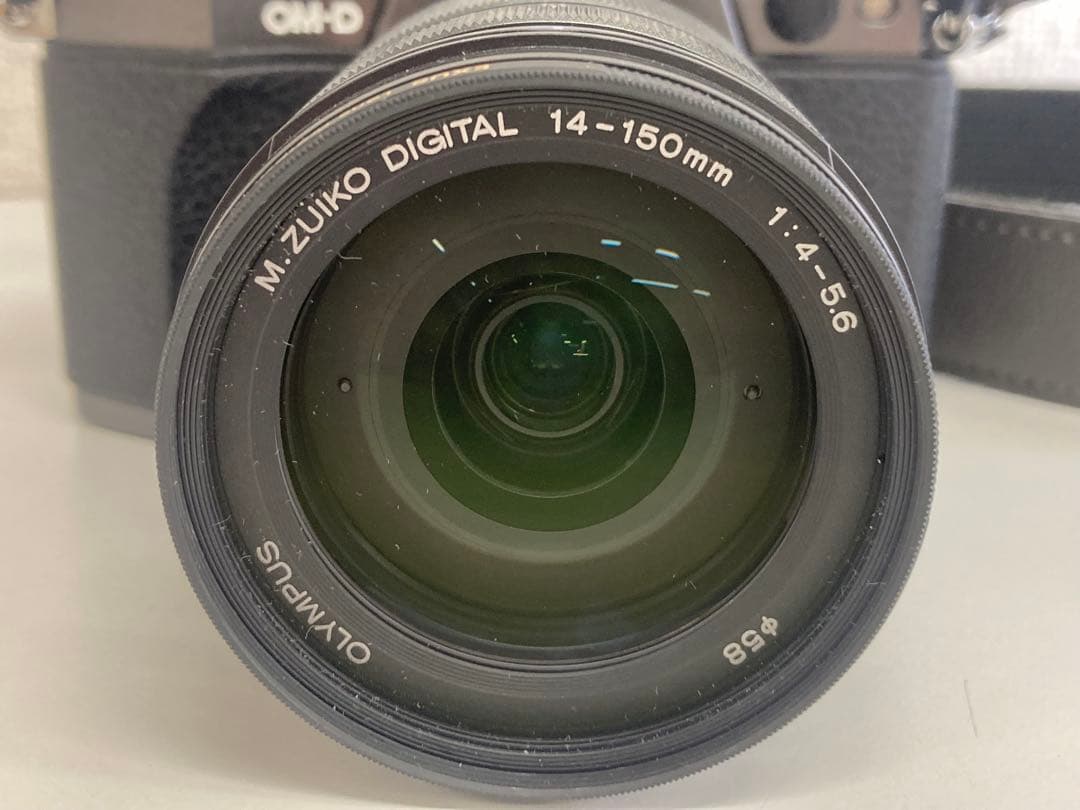 OLYMPUS オリンパスOM-D E-M5II ミラーレス一眼カメラ ブラック