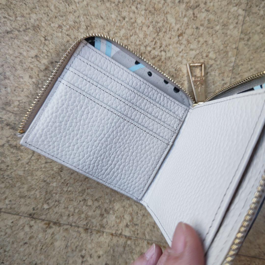 ☆新品未使用☆イアンヌ パル エッフェル塔から花束を 二つ折り財布