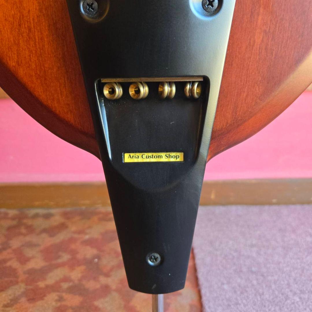 美品 Aria アリア アップライト ベース SWB 03 ケース付 送料込み