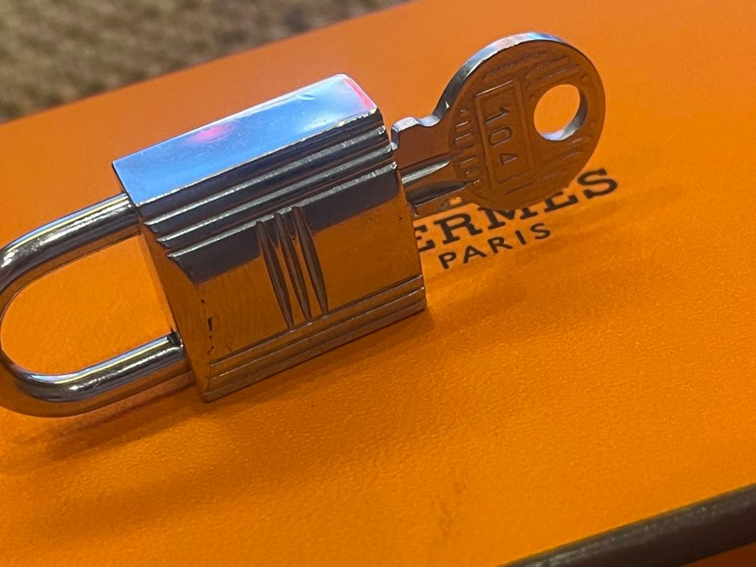 HERMES シルバー 南京錠 鍵付き