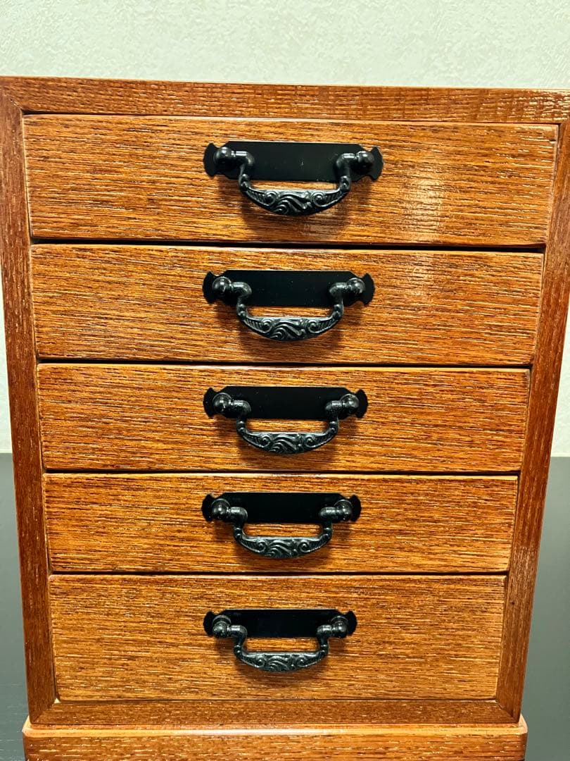 天然木、アクセサリーケース、宝石入れ、収納箱、インテリア、区切り変更可能、(中)