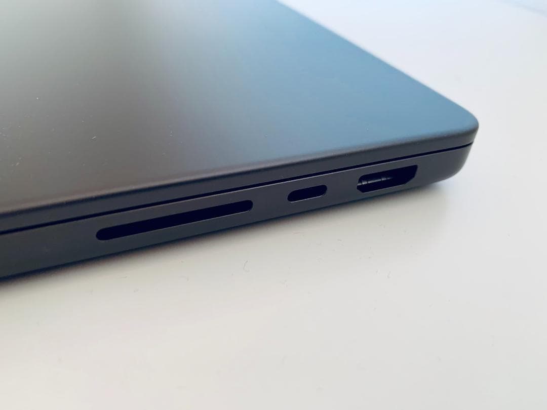 MACBOOK PRO M3Pro 14インチ スペースブラックMRX33J/A