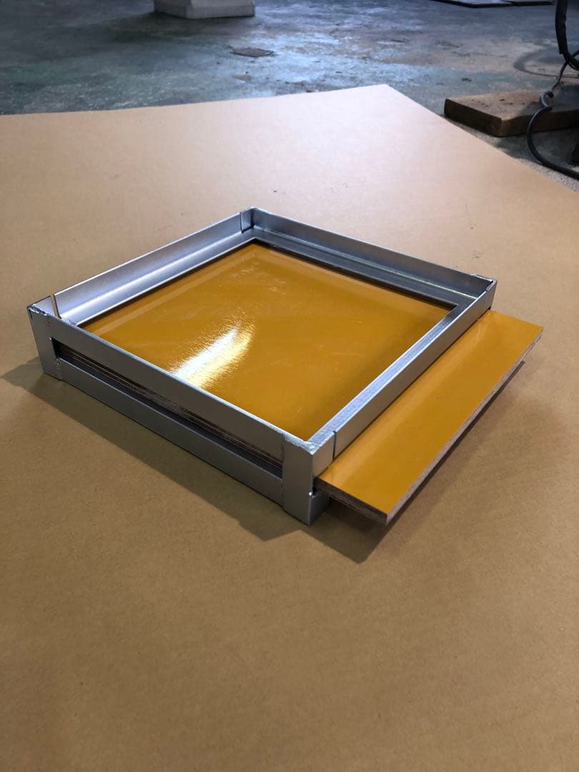 日本蜜蜂 集水桝用底板式 4面巣門 30cm用