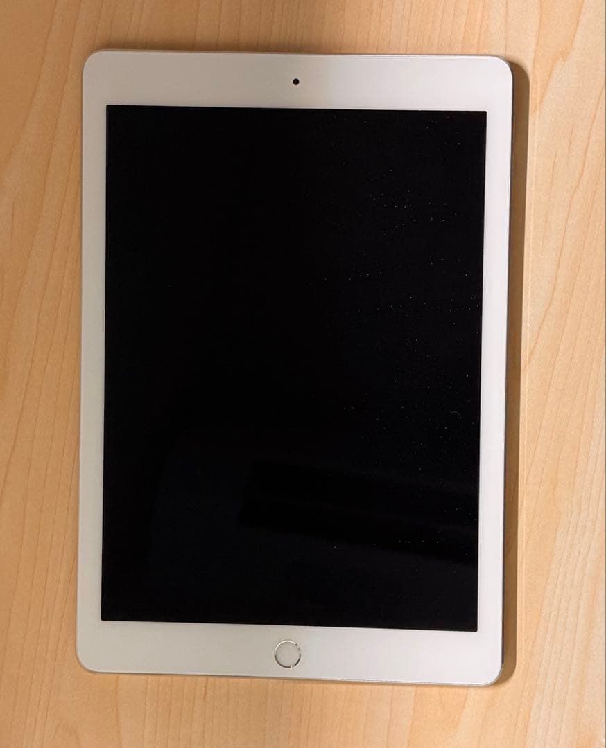 シルバー iPad 本体 9.7インチ 128GB