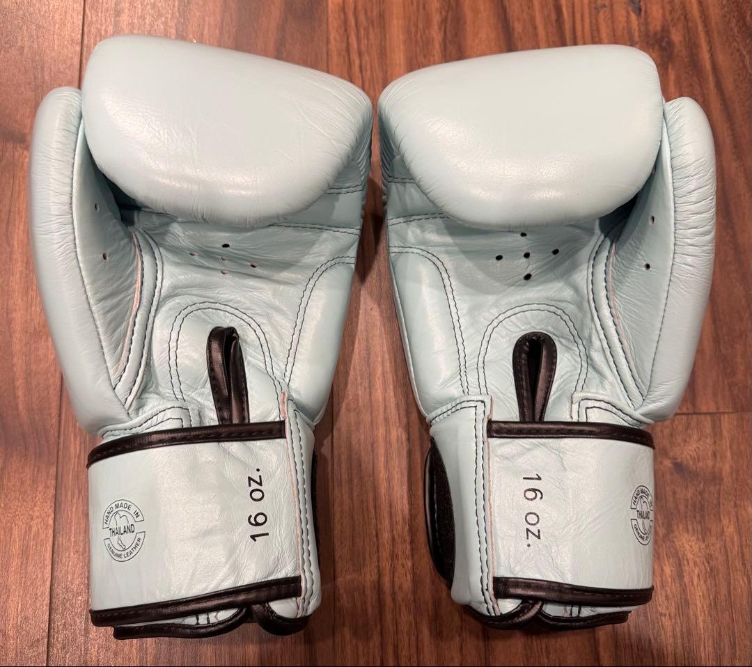 希少本革製　新品Fairtex ボクシンググローブ 16oz ライトブルー