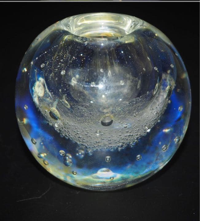 送料無料　中に泡ありガラスペーパーウェイト　小さな花入れ