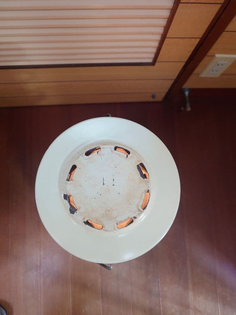 現役アラジン25P型DX石油ストーブ。