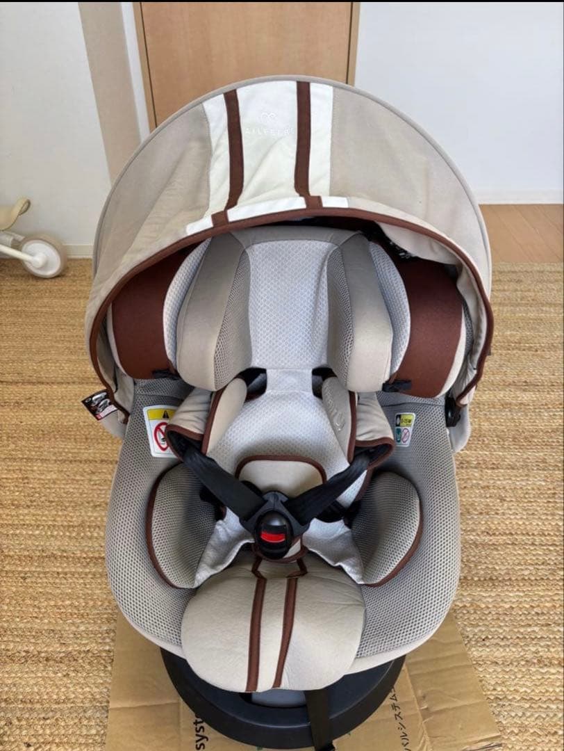【新品パーツ有り！】エールべべ チャイルドシート クルットRウィ ベージュ