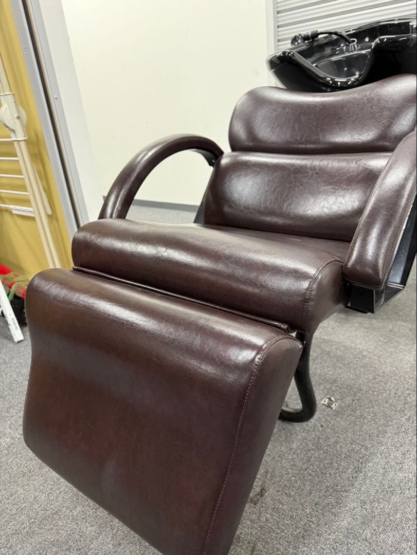 ビューティガレージ　手動シャンプーチェア　シャンプー台　レザーチェア　ブラウン①