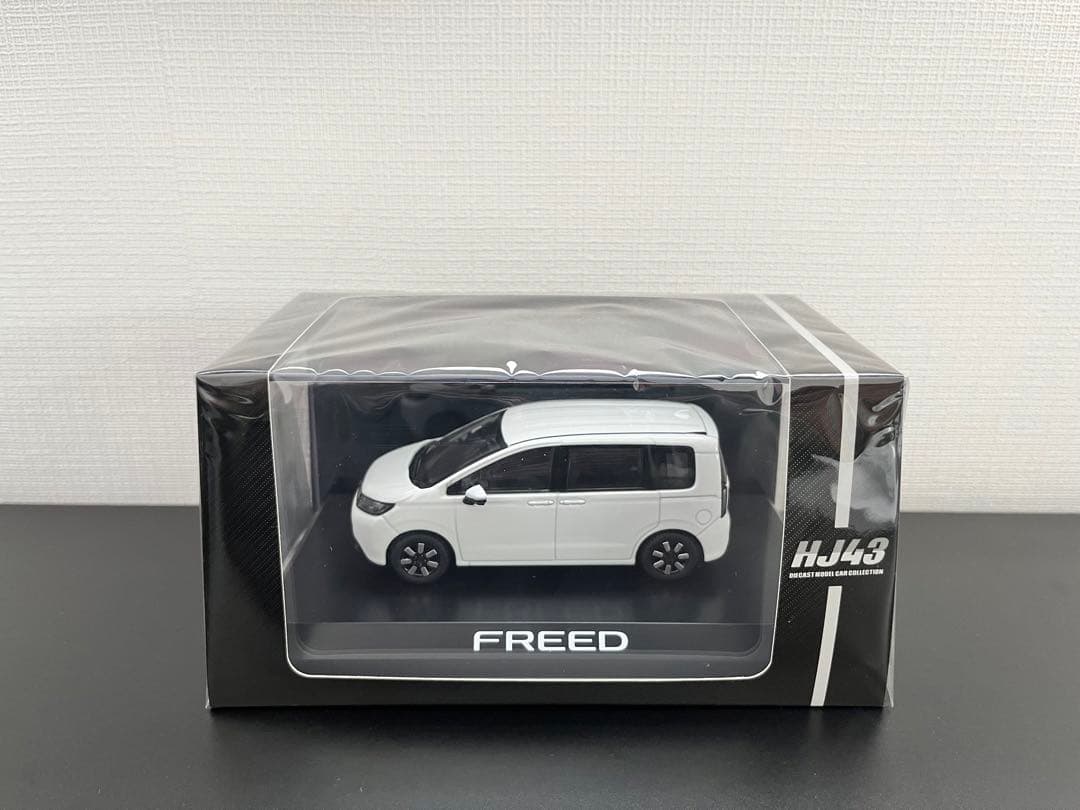 HONDA 新型　フリード　プラチナホワイト・パール　ミニカー　FREED