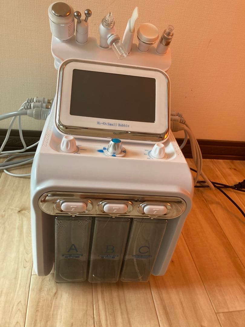 『1台6役』毛穴洗浄ハイドラフェイシャル