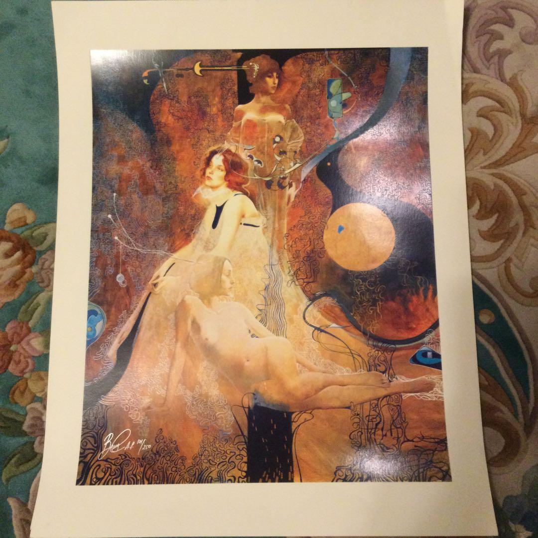 女性のサイン付きポスター、シリアル番号付き