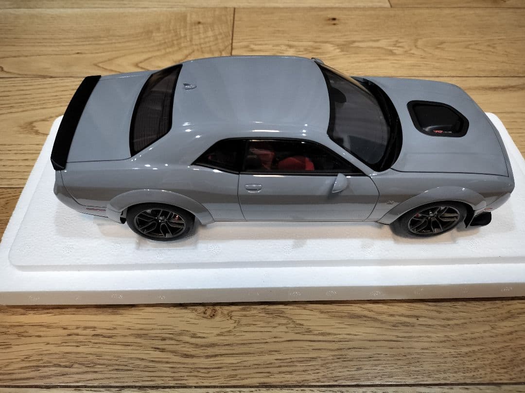 オートアート ダッジチャレンジャー