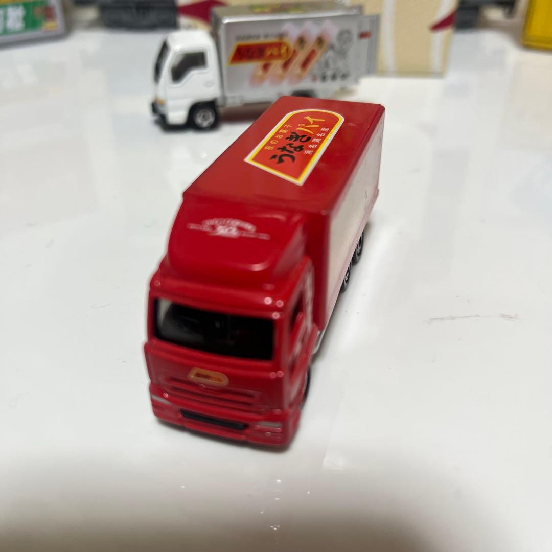トミカ　春華堂配送車２台