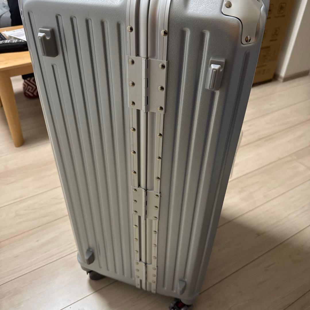 大型 スーツケース アルミフレーム 70cm シルバー TSAロック