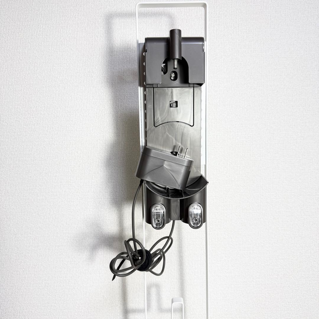 dyson DC62 サイクロン式スティッククリーナー スタンド付き　ダイソン