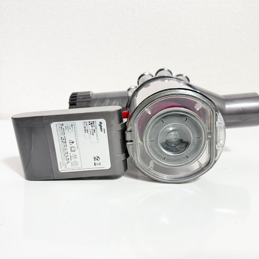 dyson DC62 サイクロン式スティッククリーナー スタンド付き　ダイソン