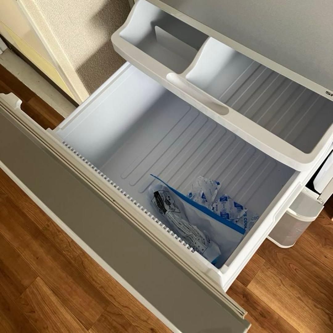 V*m様 どっちもドア★SHARP 3ドア冷蔵庫 SJ-W352E-S