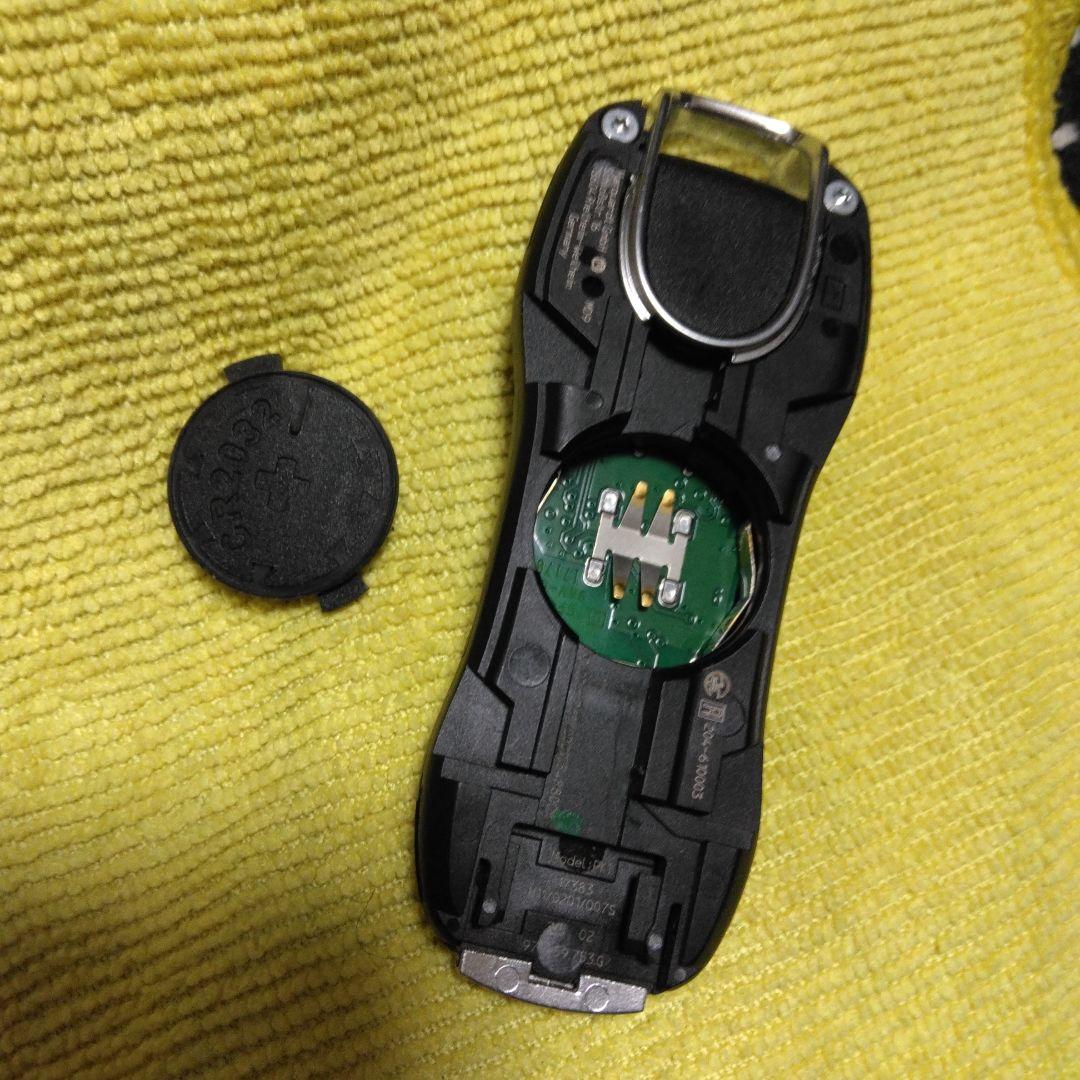 ポルシェリモコンキー　サイドカバーとメタルキーバッテリー無し