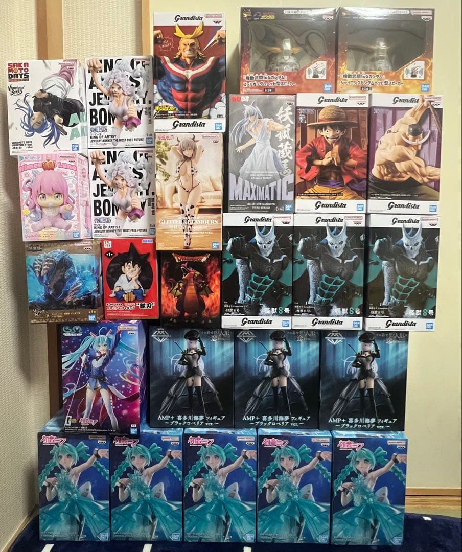 【新品未開封】フィギュアまとめ売り26個　ワンピース　初音ミク　ヒロアカ等