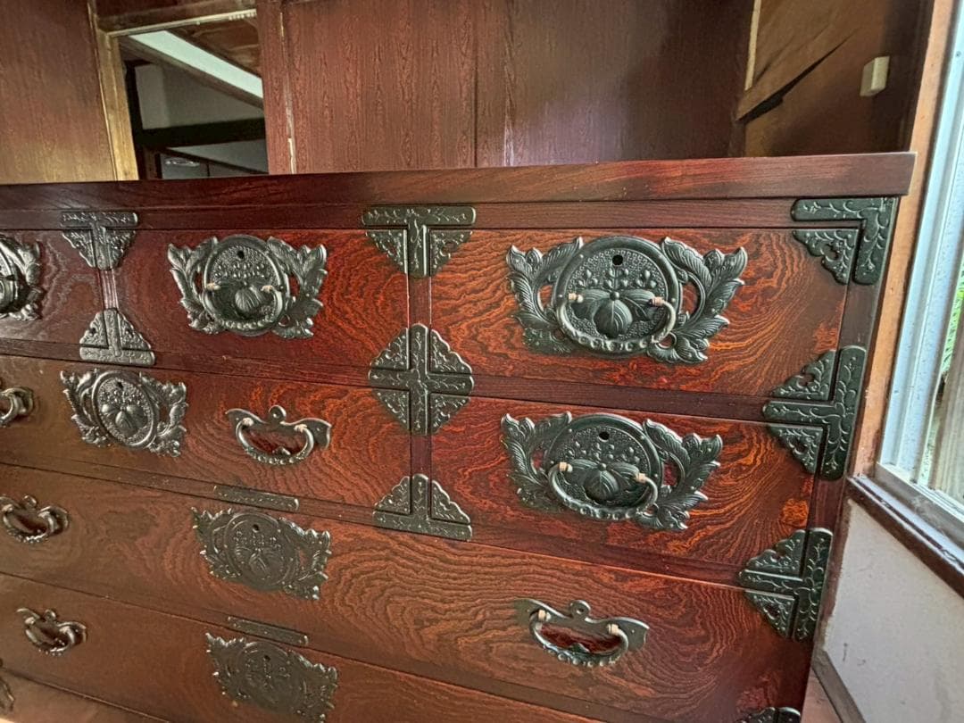 美品　岩谷堂箪笥　桜2号　欅材　漆塗り　和箪笥　古家具　インテリア　収納箪笥