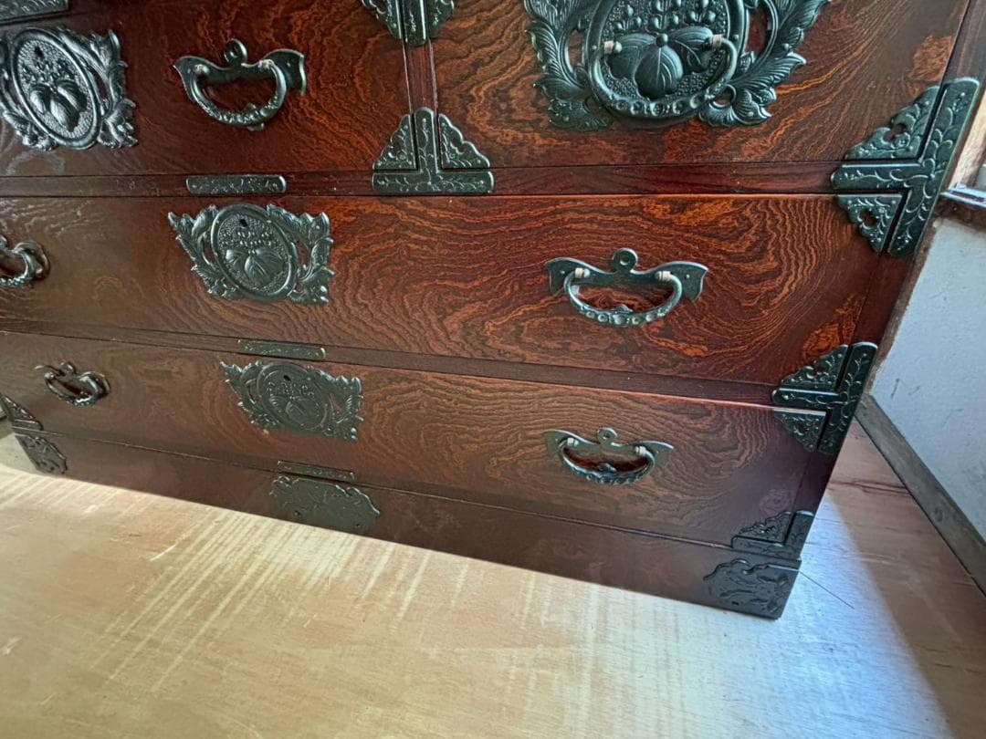 美品　岩谷堂箪笥　桜2号　欅材　漆塗り　和箪笥　古家具　インテリア　収納箪笥