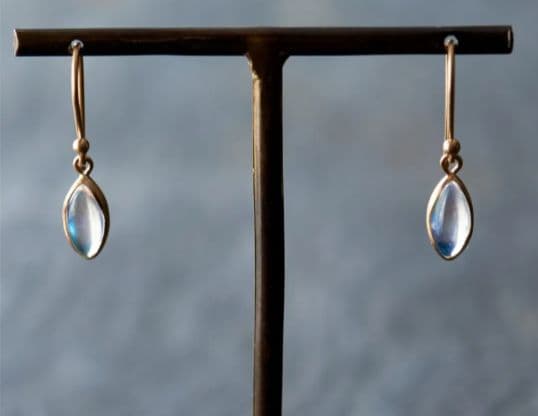 yasuhideono　18Kフックピアス　ムーンストーン　ヤスヒデオノ