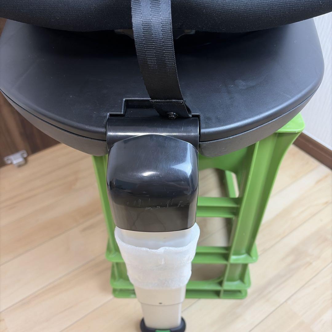 【極美品】　マムズキャリー ターンレジェFIX 車用チャイルドシート