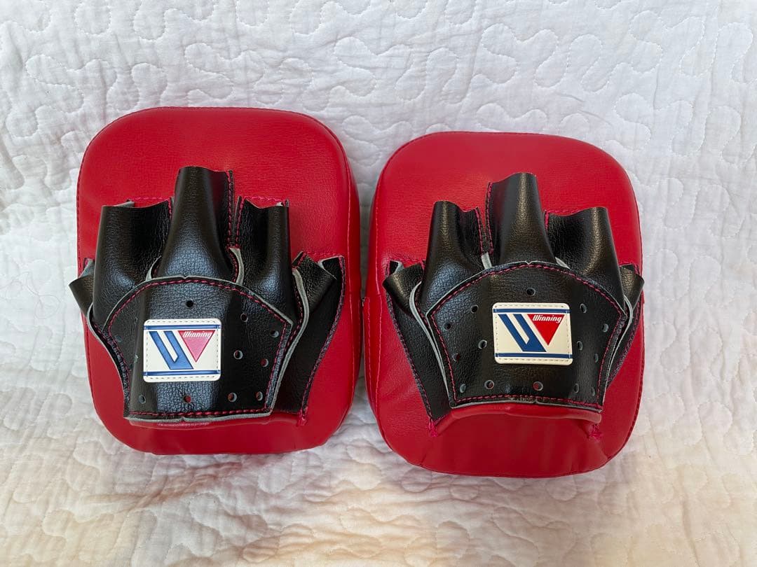 新品ウィニンニグ　ミット 赤/黒