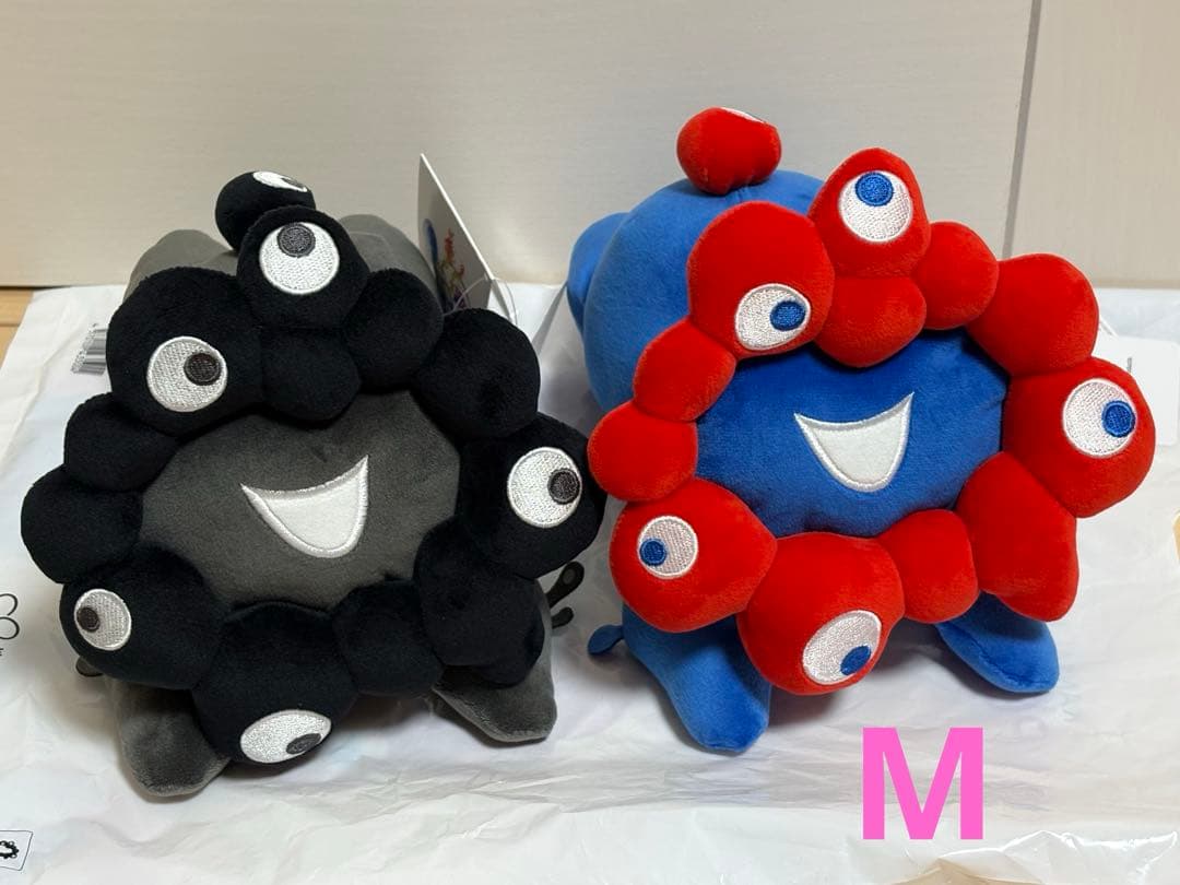 黒ミャクミャク　ミャクミャク　這い型　ぬいぐるみ　Mサイズ　2点セット