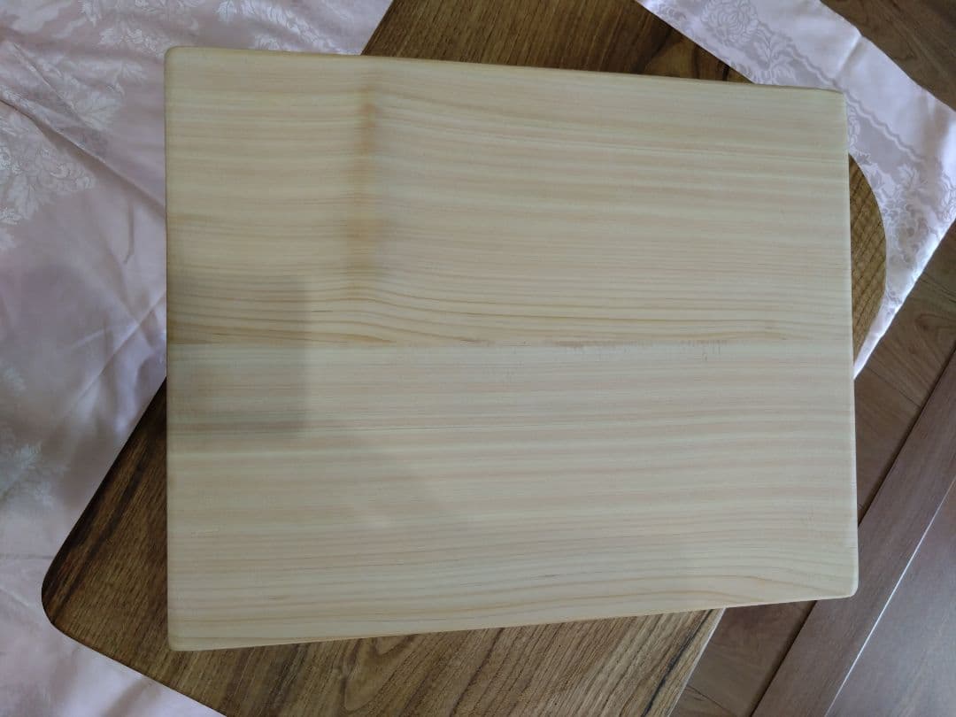 栗の木の椅子➕️カッティングボードのセット　ねこさんになります❕