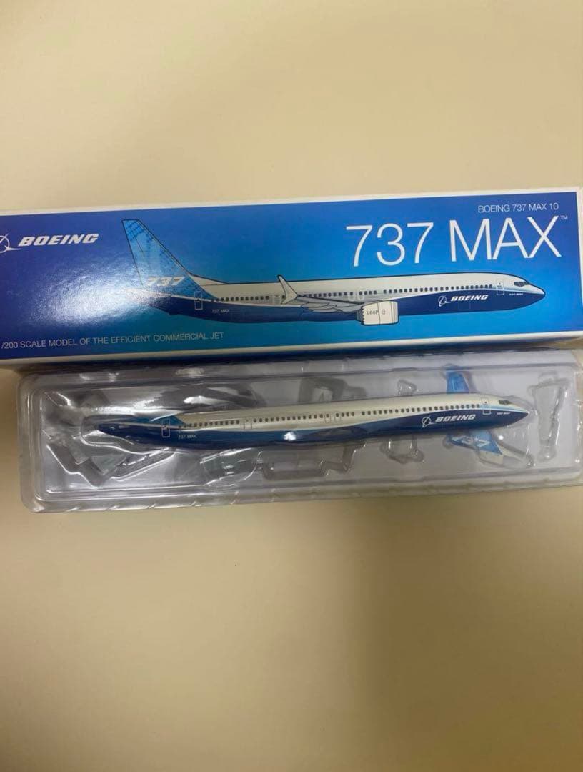 航空機・ヘリコプター BOEING 737 MAX10 1/200