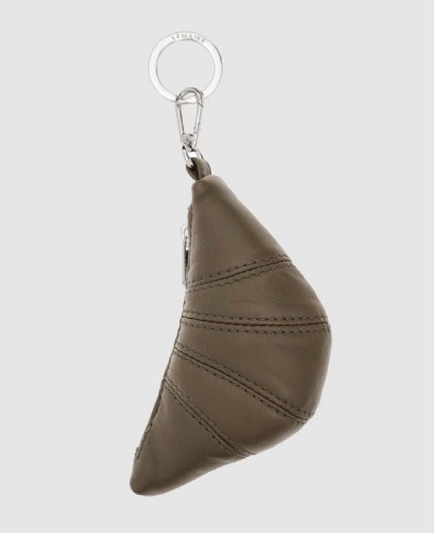 LEMAIRE MINI CROISSANT KEYRING カーキ