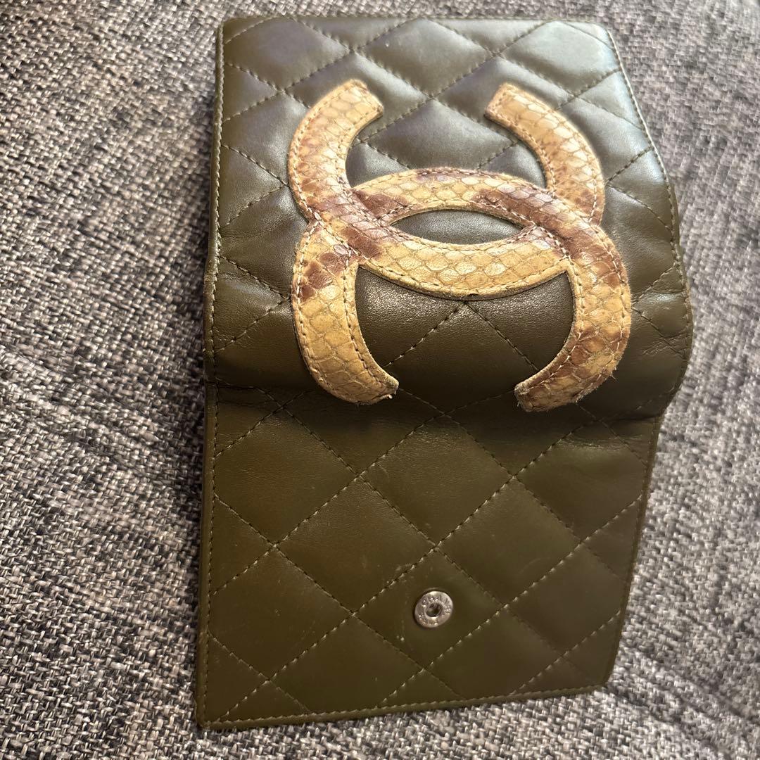 新春お値下げ！4日まで希少CHANELパイソン二つ折り財布♡