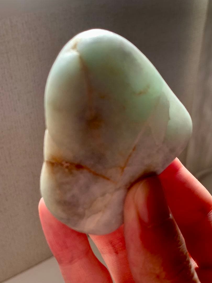 糸魚川ひすい極上の海石　翡翠　原石　翡翠　鉱物標本　コン沢　水石　根付　国産鉱物