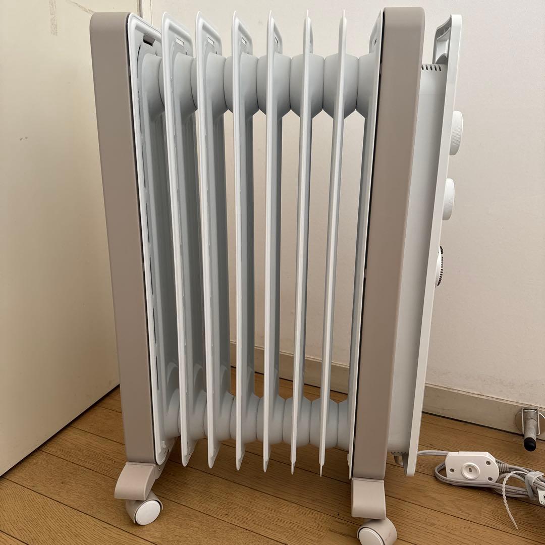 デロンギ オイルヒーターヴェルディカルド　 RHJ21FO812-WH